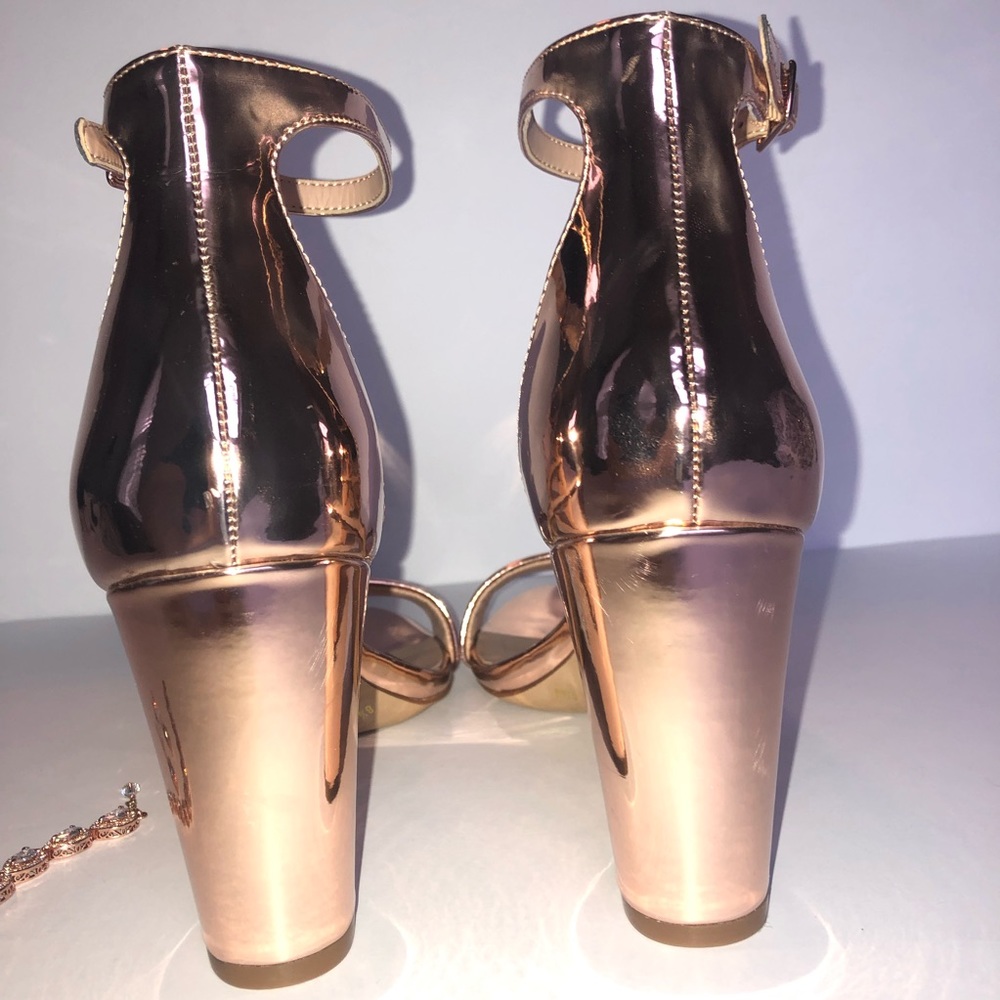 ✨HP✨INC International Concepts Rose Gold Sandal - Picture 7 of 8
